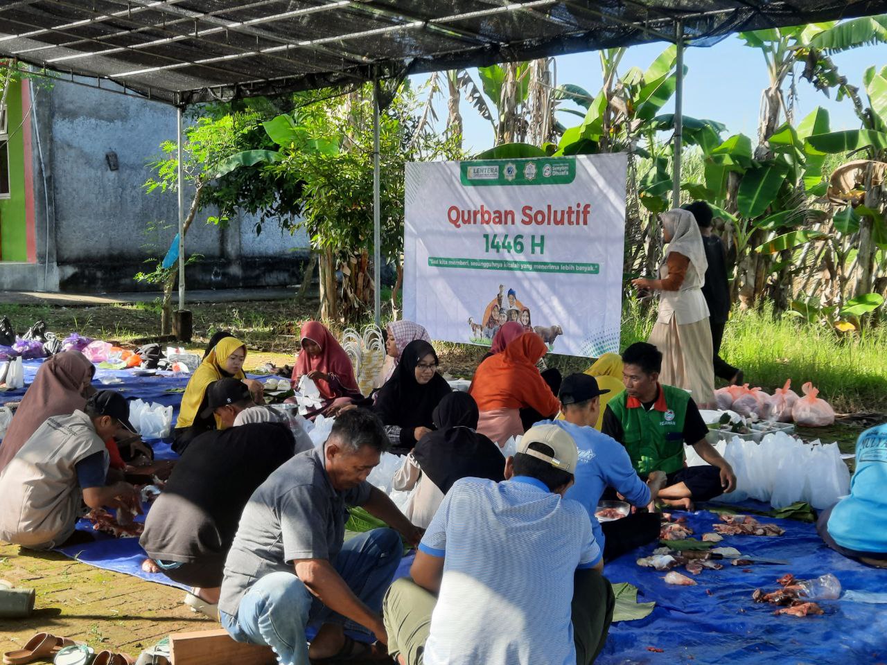 300 Warga Kabupaten Pati Terima Daging Qurban dari Program LAZ Senyum Dhuafa